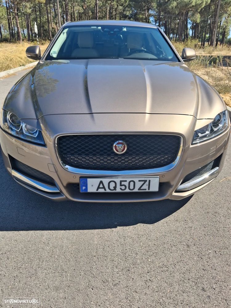 Jaguar XF E-Performance Prestige - 4