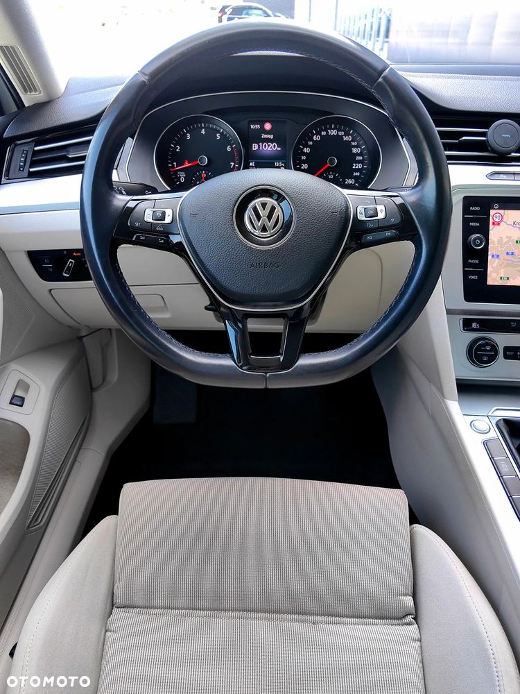 Volkswagen Passat 1.4 TSI BMT Comfortline - 10