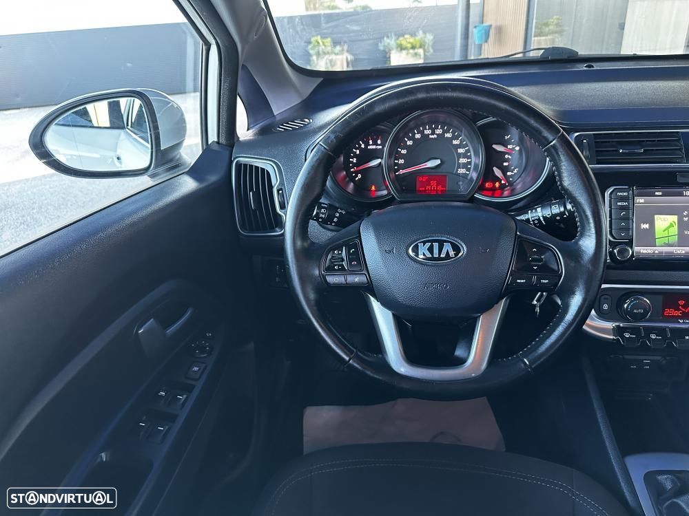 Kia Rio 1.1 CRDi EX ISG - 30
