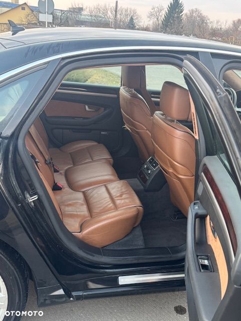 Audi A8 - 4