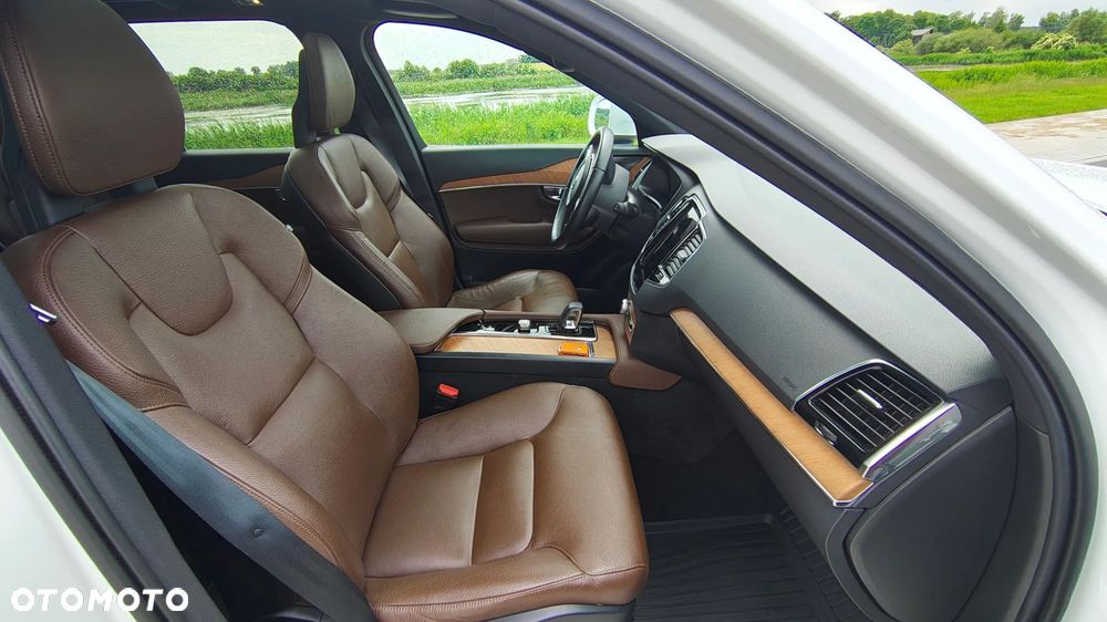 Volvo XC 90 - 20