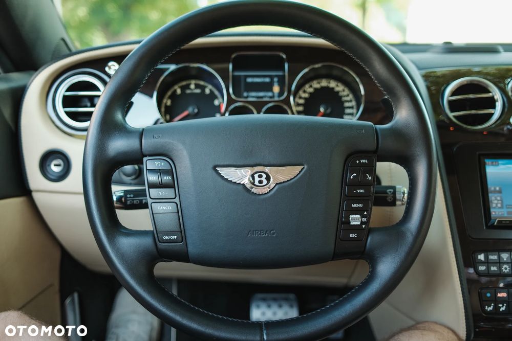 Bentley Continental GT Standard - 27