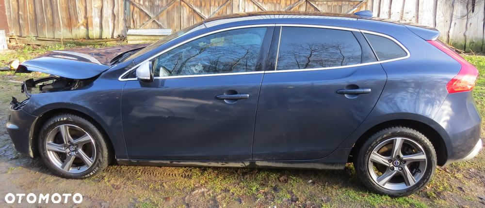 VOLVO V40 II 2.0 D4 D4204T14 LAKIER 498-46 NA CZĘŚCI - 2