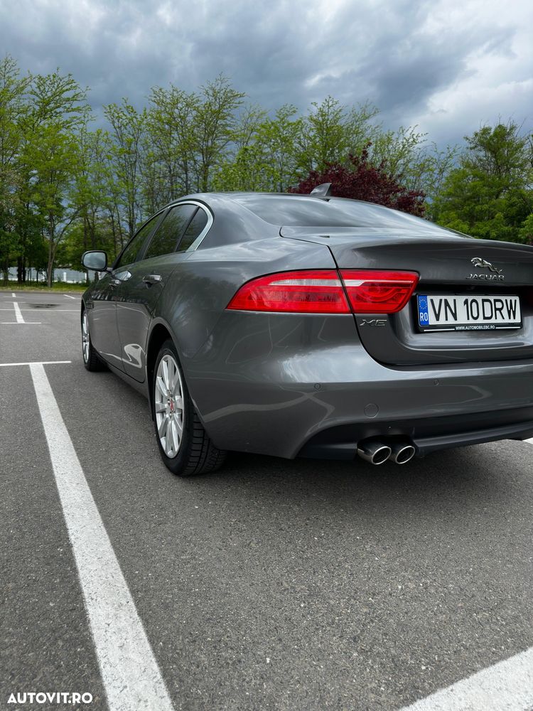 Jaguar XE - 9