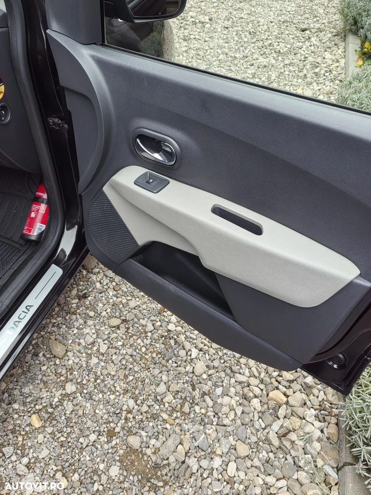 Dacia Lodgy dCi 90 Laureate - 19