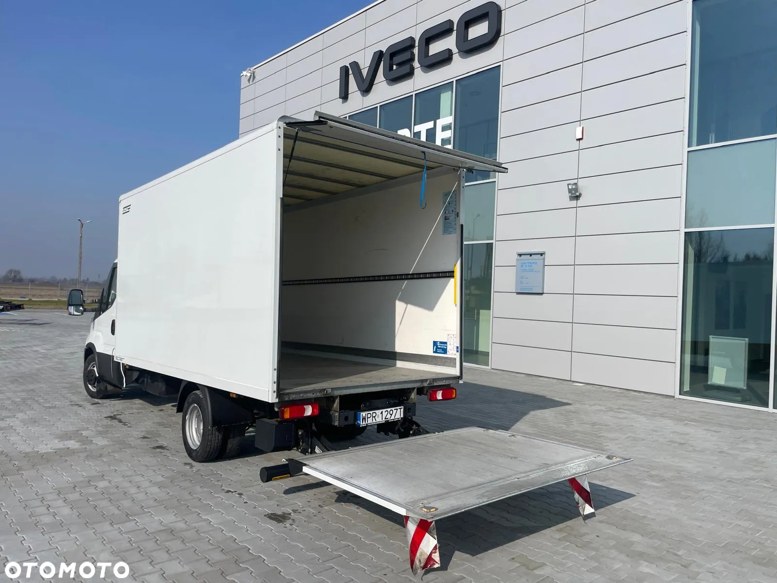 Iveco Kontener 8EP Winda 750kg Bliźniaki - 9