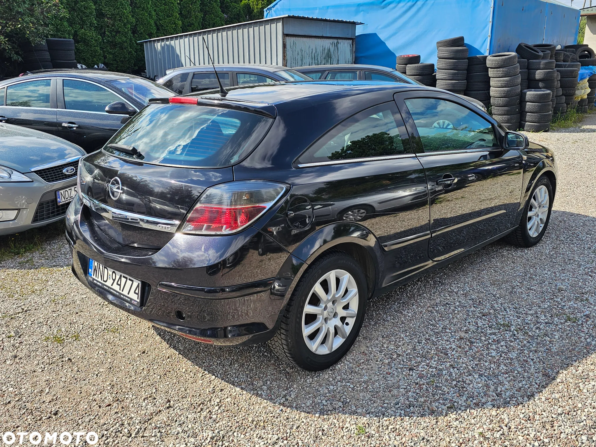 Opel Astra III GTC 1.6 Cosmo - 3