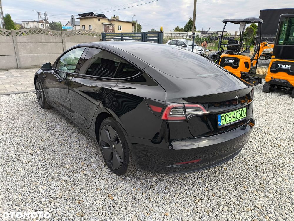 Tesla Model 3 2023 photo 3