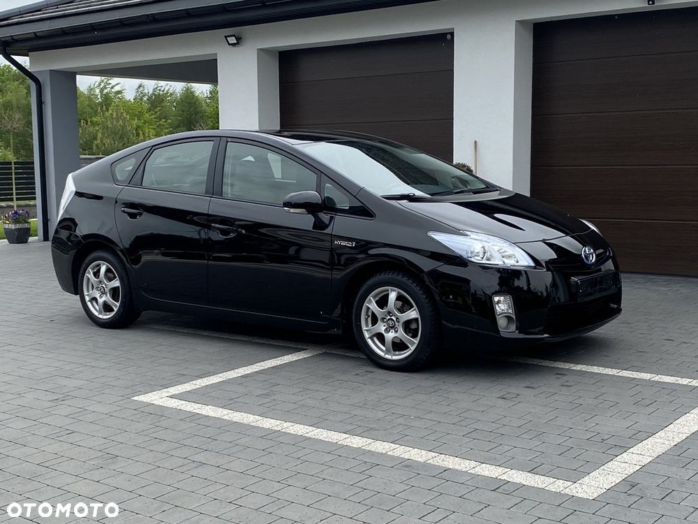 Toyota Prius (Hybrid) - 10