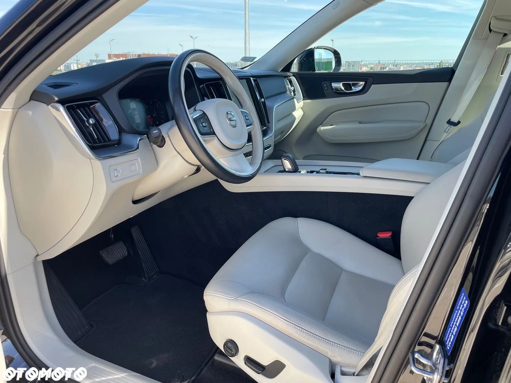 Volvo XC 60 B5 D AWD Inscription - 18