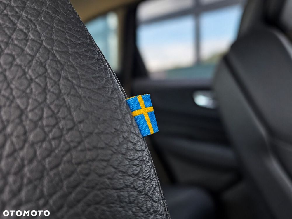 Volvo XC 60 B4 D Plus Dark - 16