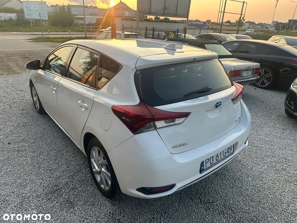 Toyota Auris Hybrid 135 Premium - 13