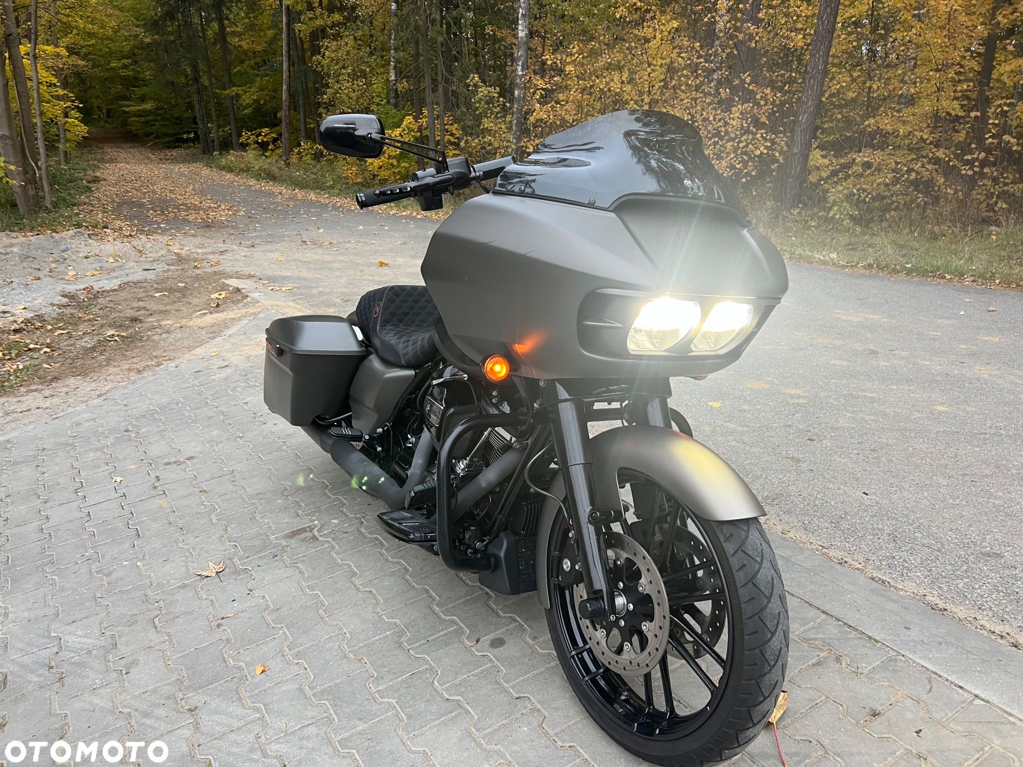 Harley-Davidson Touring Road Glide - 1