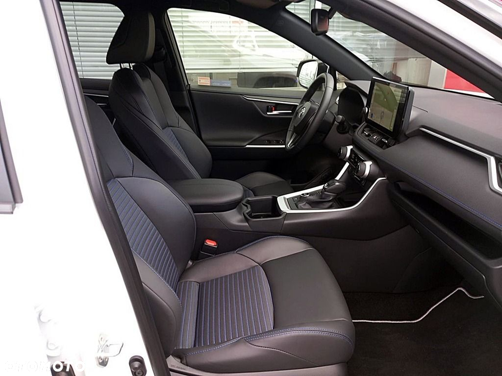Toyota RAV4 - 6
