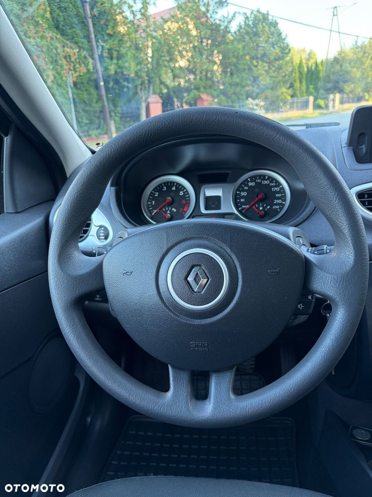 Renault Clio 1.2 16V 75 TomTom Edition - 10