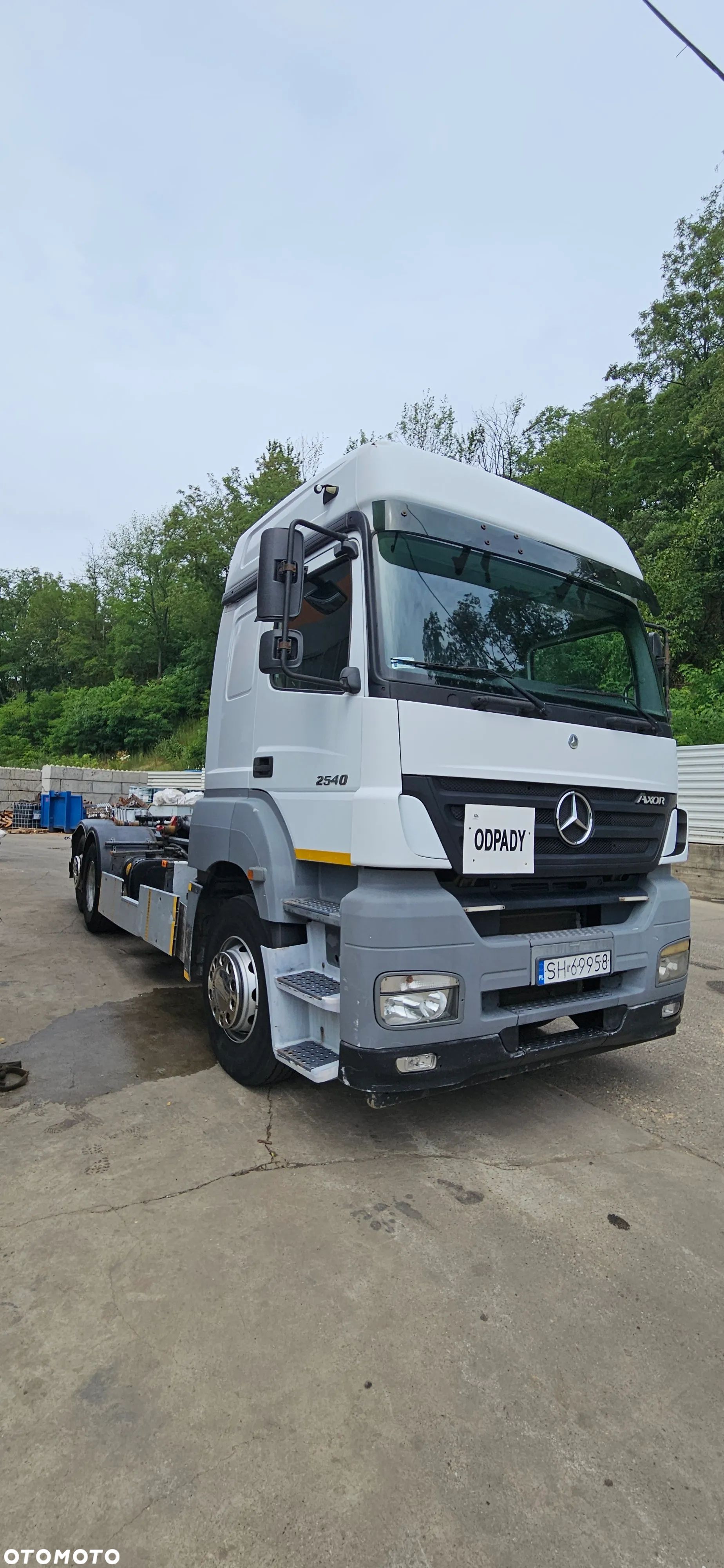 Mercedes-Benz AXOR - 1