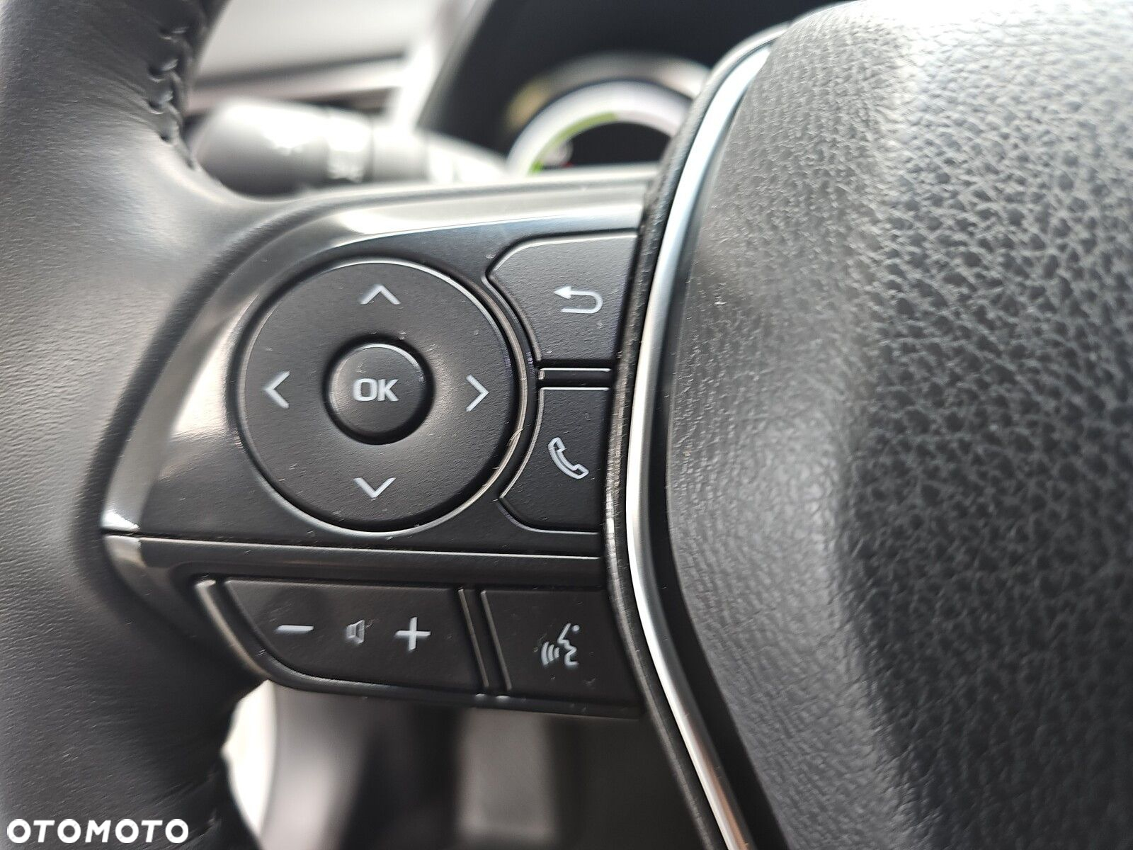 Toyota Camry 2.5 Hybrid Comfort CVT - 26
