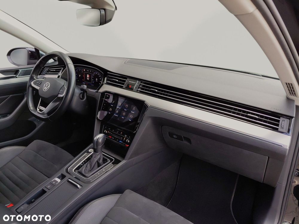 Volkswagen Passat - 19