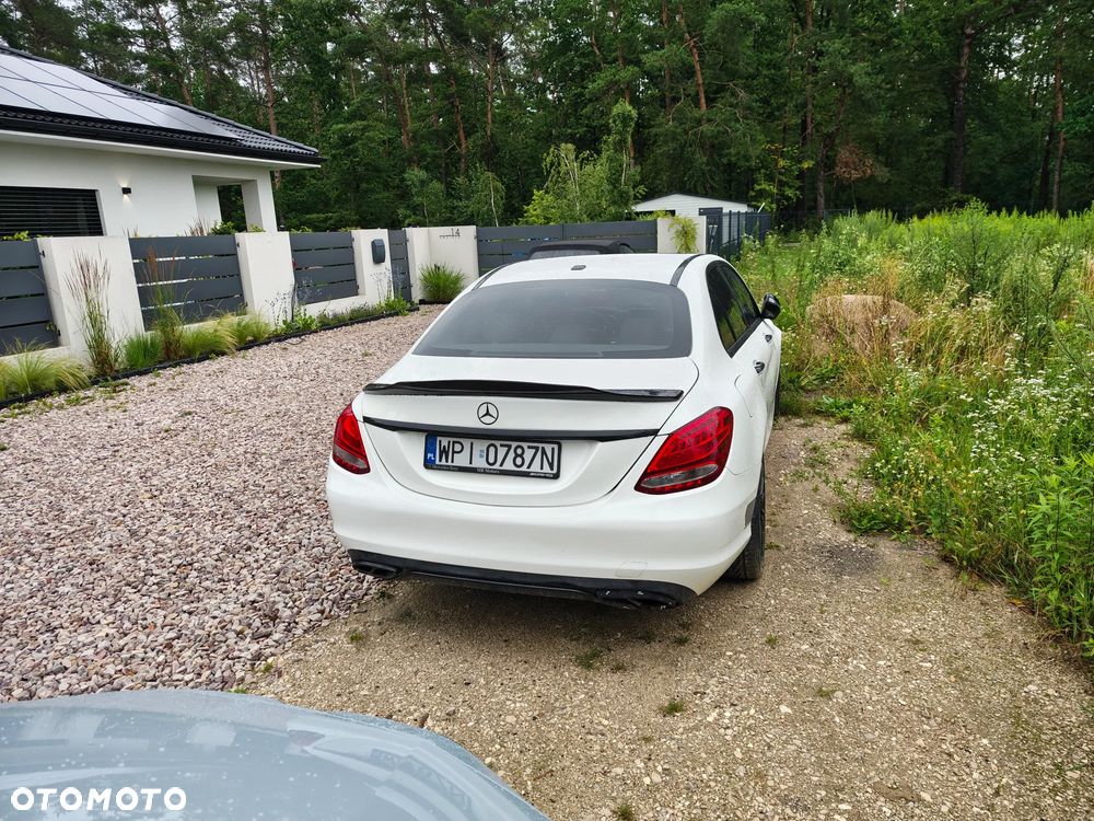 Mercedes-Benz Klasa C 300 9G-TRONIC - 4