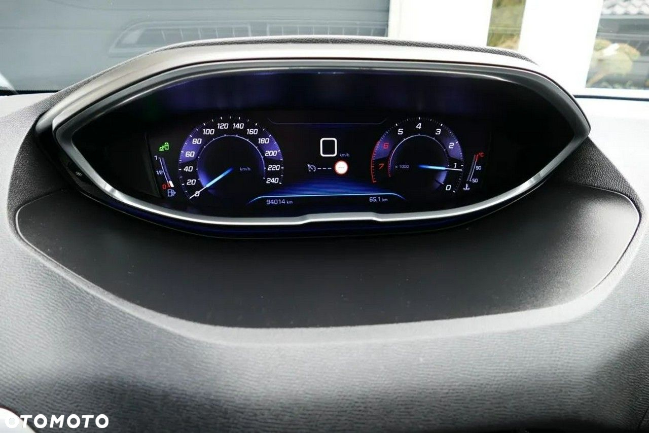 Peugeot 3008 1.2 PureTech Allure S&S - 22