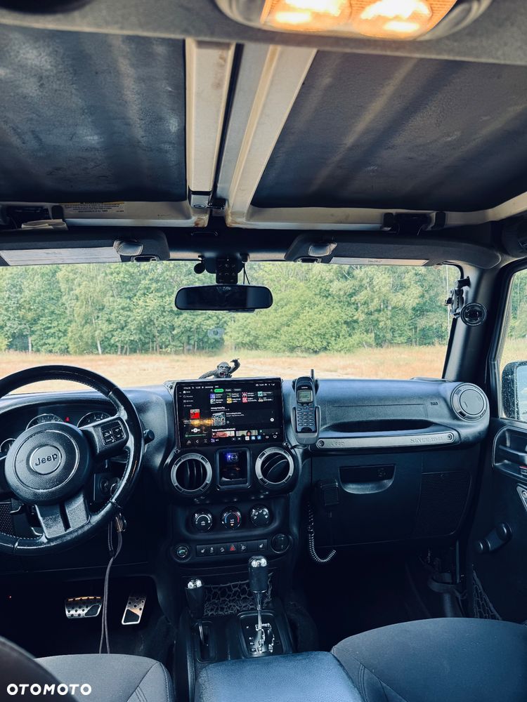 Jeep Wrangler - 8
