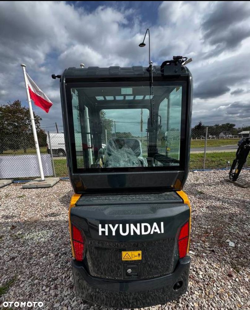 Hyundai HX19A - 5