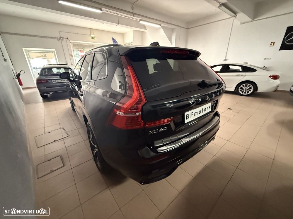 Volvo XC 60 2.0 B4 Plus Dark - 8