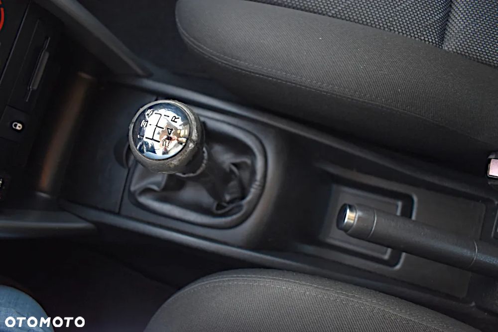 Peugeot 207 1.4 16V Presence - 23