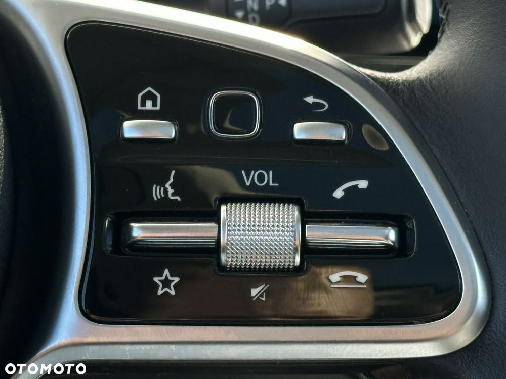 Mercedes-Benz GLA 250 e 8G-DCT Progressive - 23