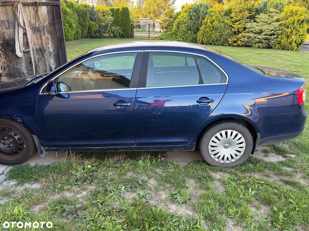Volkswagen Jetta 1.9 TDI Comfortline - 4