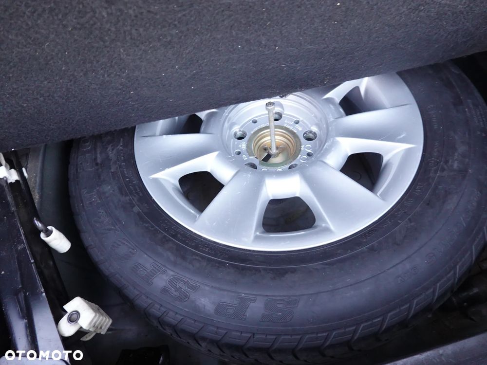 BMW Seria 5 525d - 23