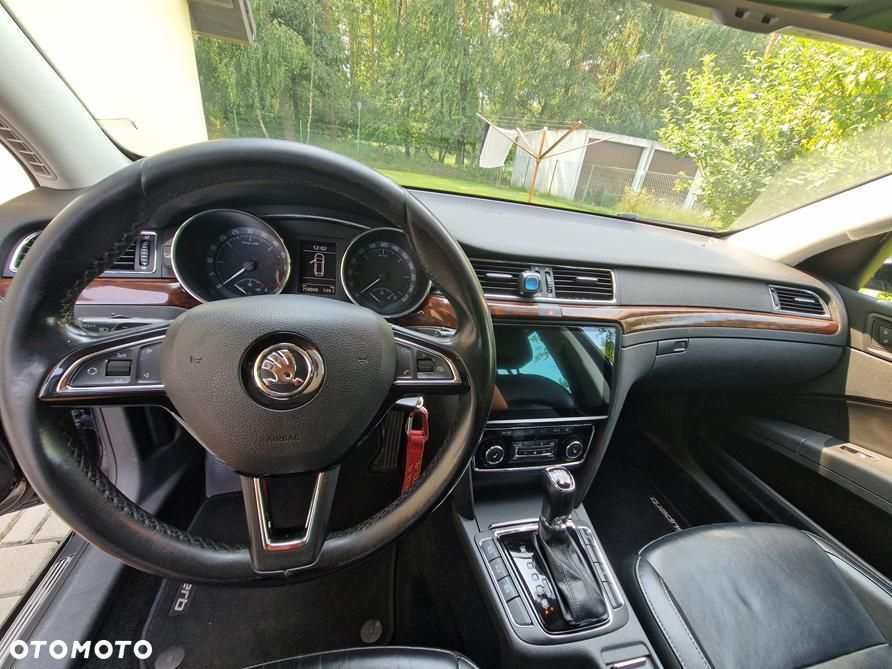Skoda Superb 2.0 TDI Green tec 4x4 DSG Exclusive - 30