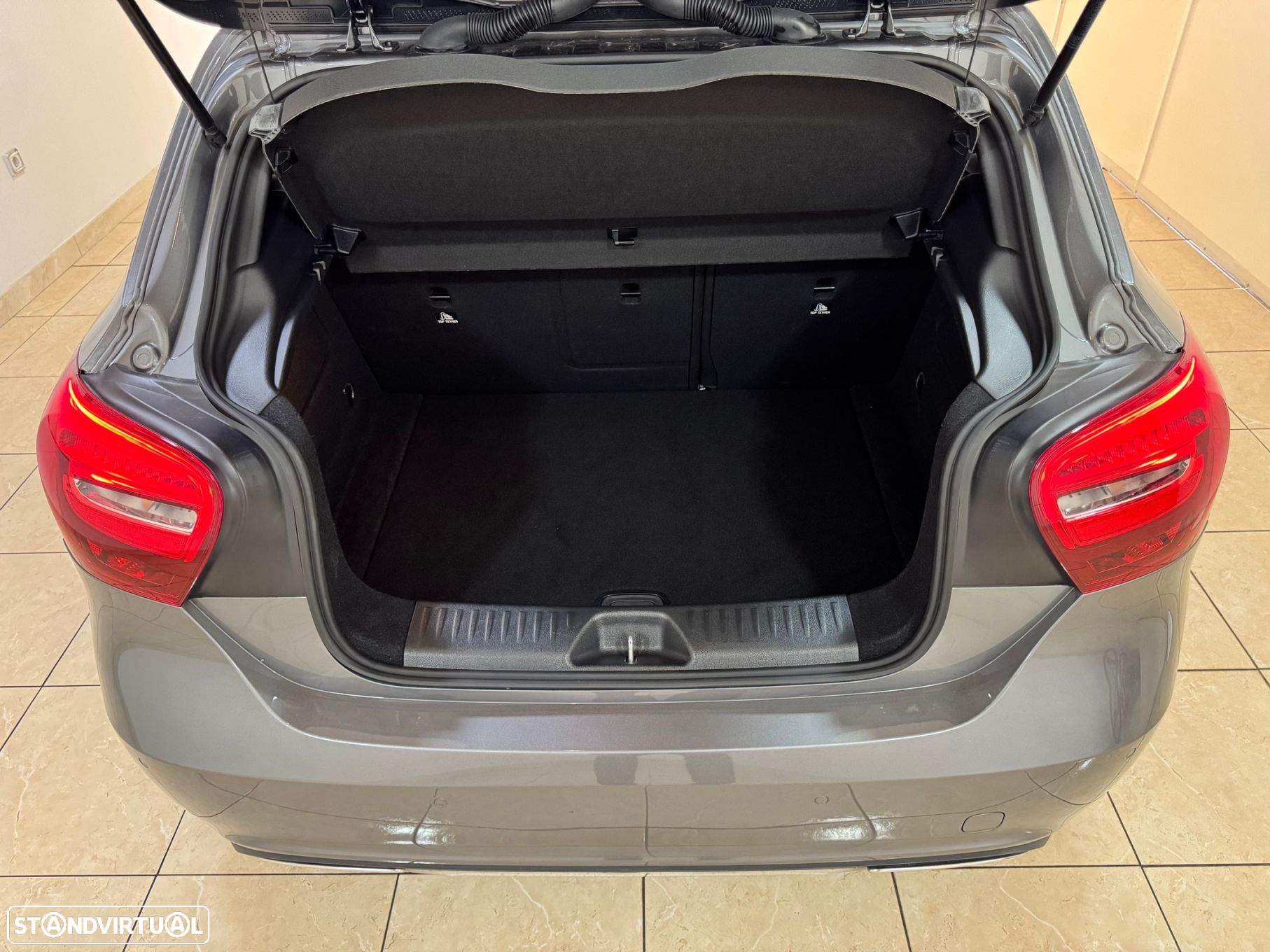 Mercedes-Benz A 180 d Urban - 10