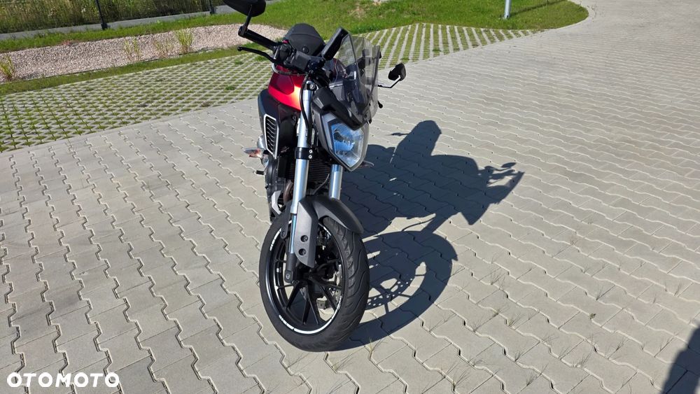 Yamaha MT - 6