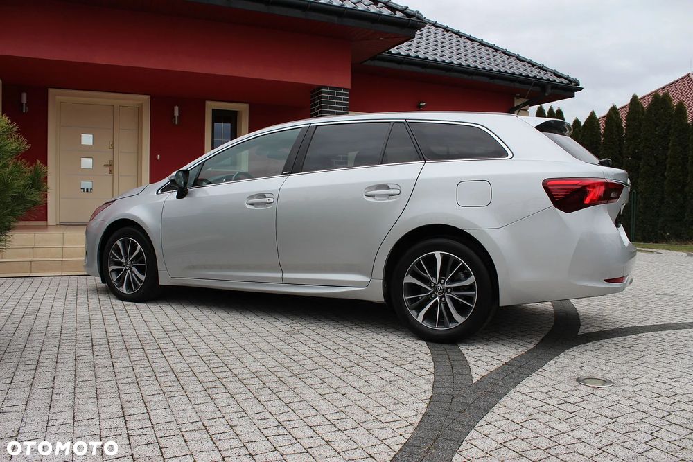 Toyota Avensis 2.0 D-4D Prestige - 4