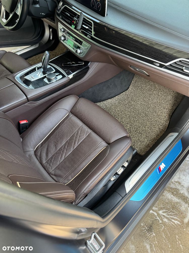 BMW Seria 7 730Ld xDrive sport - 38