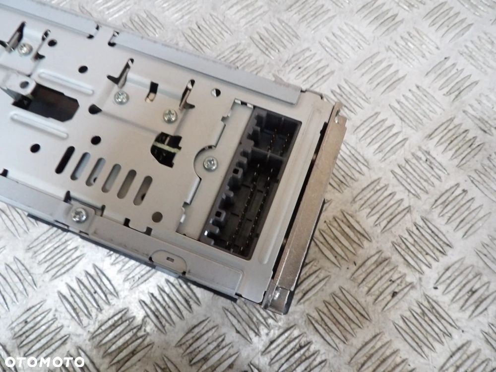 JEEP CHEROKEE KJ LIFT RADIO CD KOD - 7