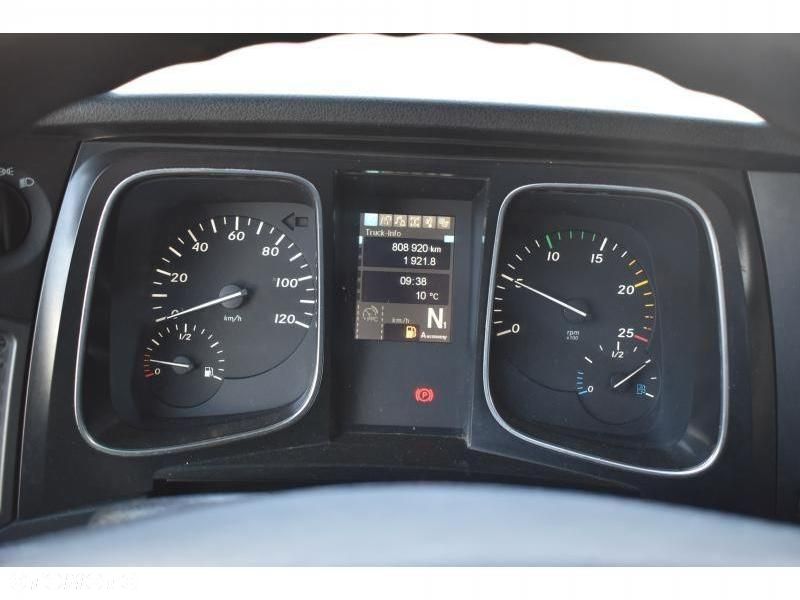 Mercedes-Benz Actros - 10