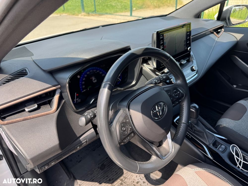 Toyota Corolla 1.8 HEV Business - 13