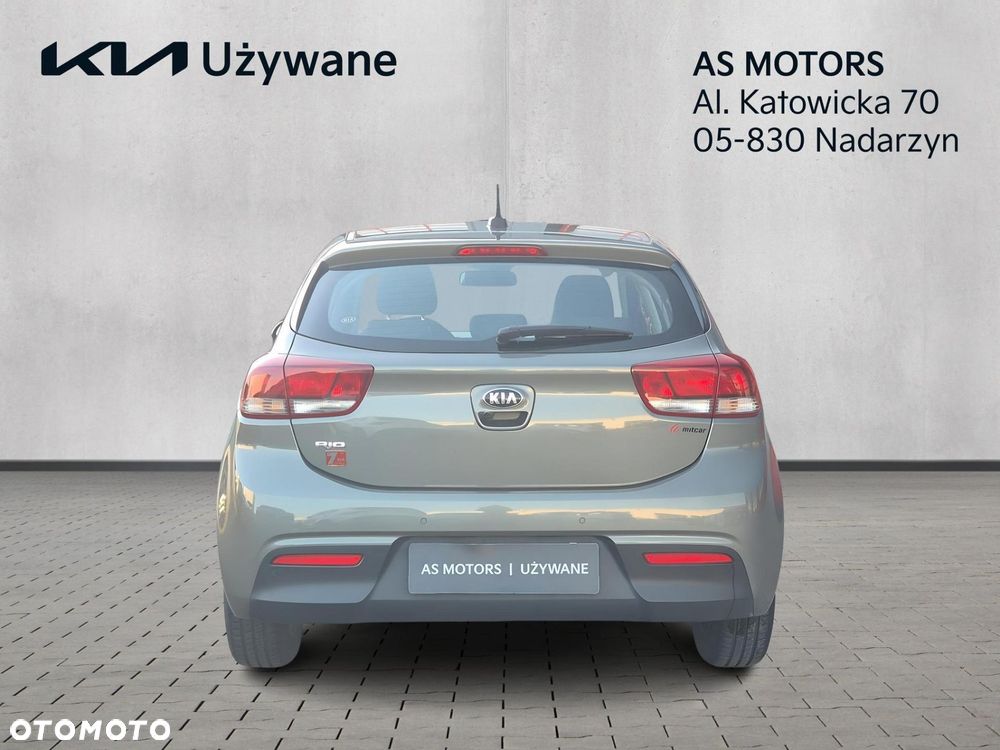 Kia Rio 1.2 L - 4