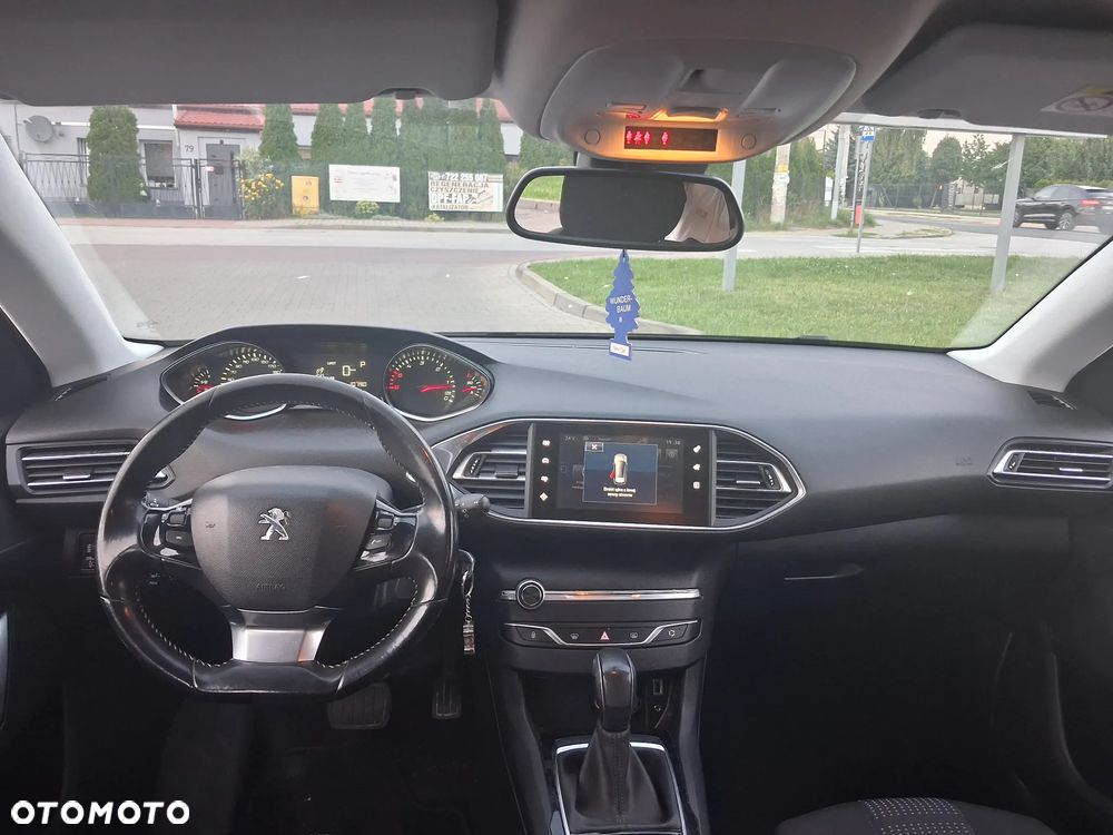 Peugeot 308 BlueHDi 120 EAT6 Stop & Start Allure - 11