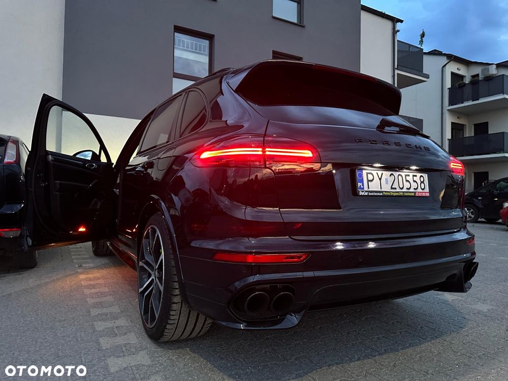 Porsche Cayenne S E-Hybrid Platinum Edition - 3