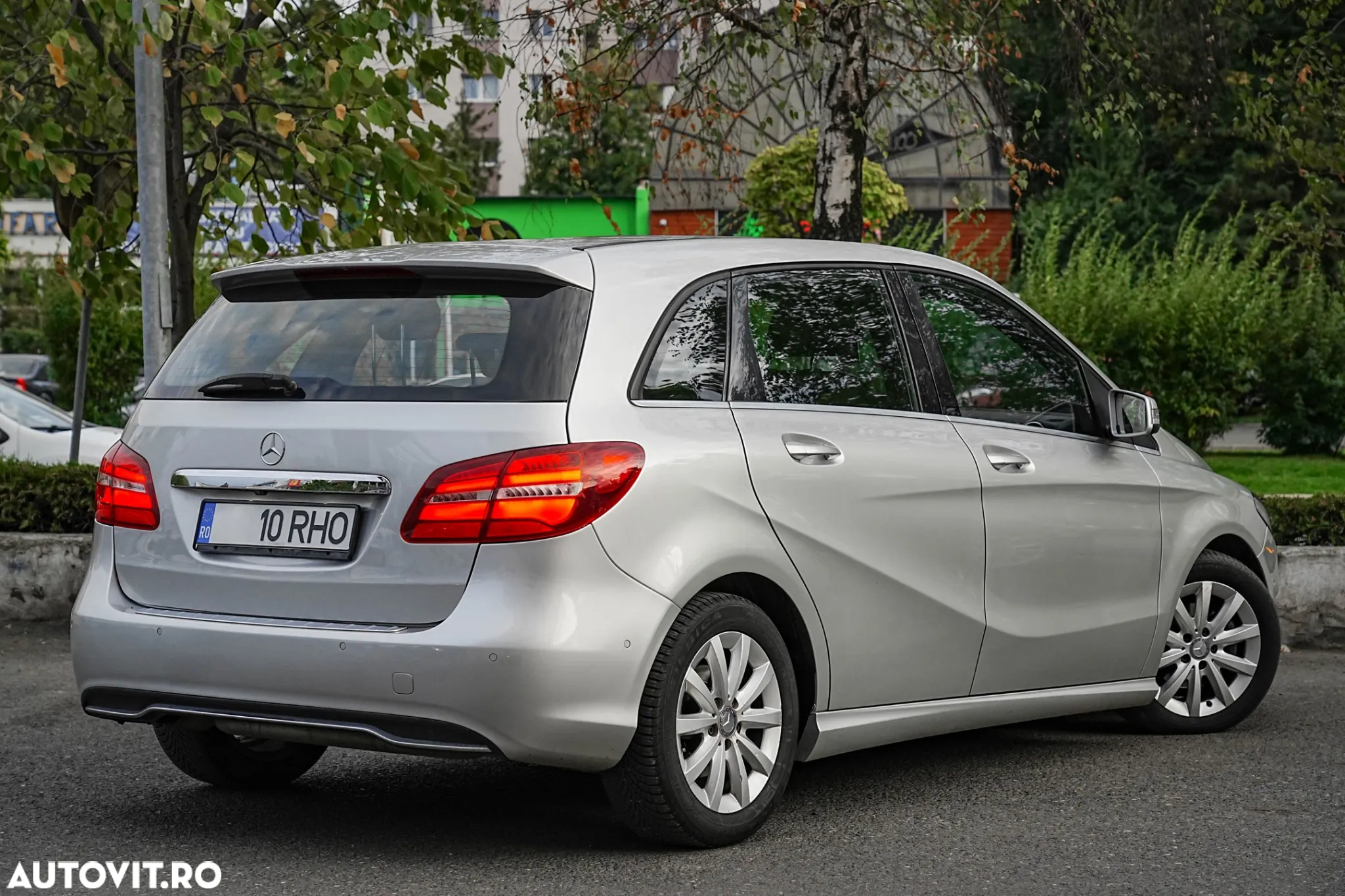 Mercedes-Benz B - 11