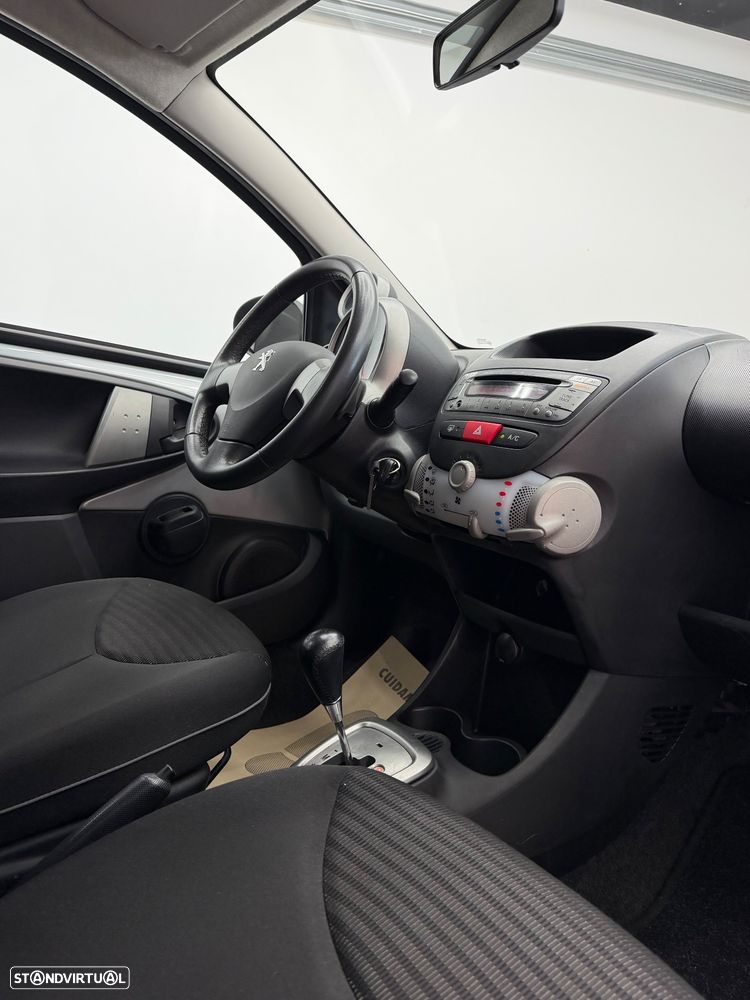 Peugeot 107 1.0 Trendy 2 Tronic - 9