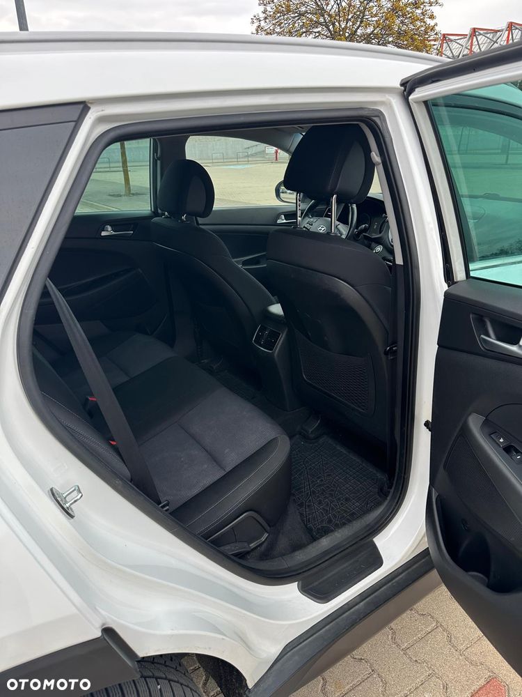 Hyundai Tucson 1.6 GDI BlueDrive Style 2WD - 12