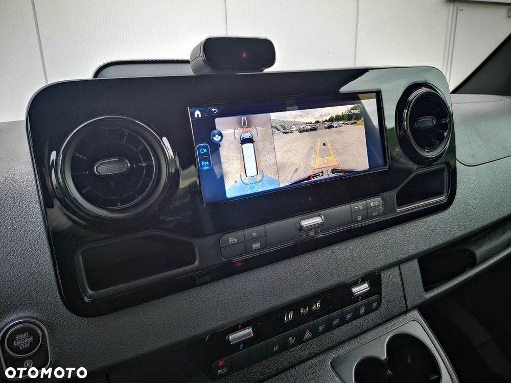 Mercedes-Benz Sprinter - 16