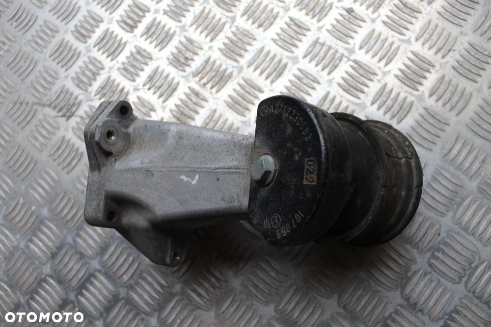 ŁAPA PODUSZKA SILNIKA LEWA MERCEDES W203 1.8 K A2712230904 - 4
