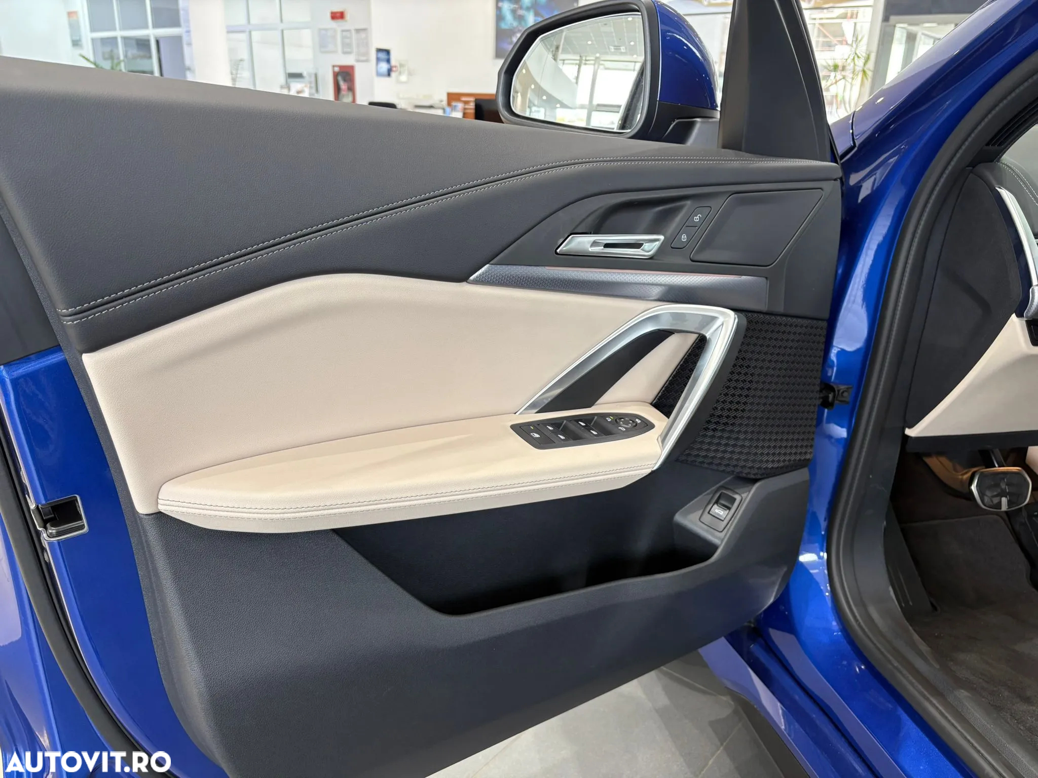 BMW iX1 eDrive20 M Sportpaket - 12