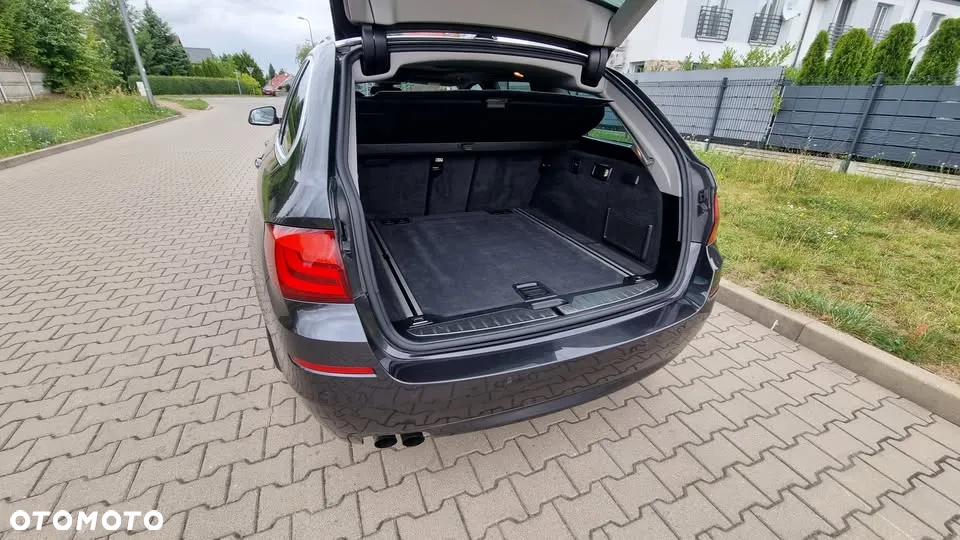 BMW Seria 5 525d - 15