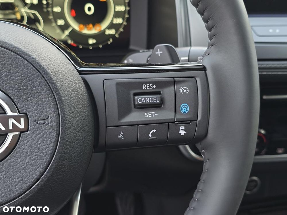 Nissan Qashqai 1.3 DIG-T mHEV N-Connecta Xtronic - 17